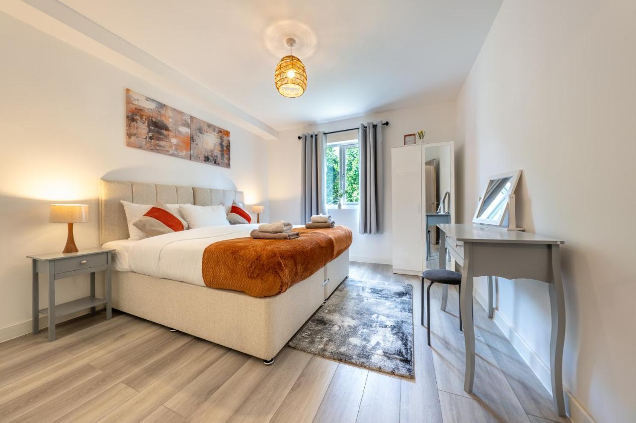 스테인스 Ashview 6 - Heathrow - Windsor - Free Parking 아파트 외부 사진